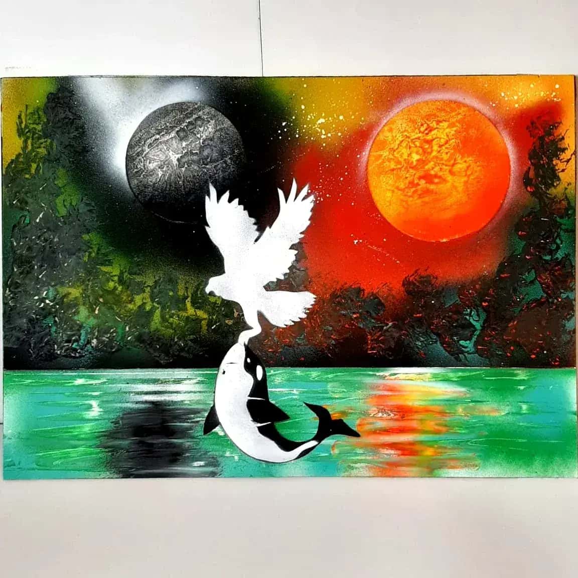 Птица и касатка — картина баллончиком на холсте 40x40 см, тема: силуэты