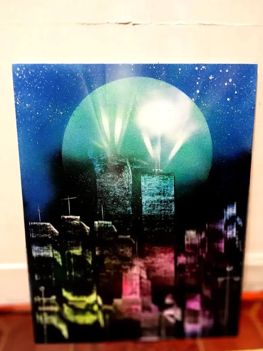 Город под зелёной луной — картина баллончиком на холсте 40x60 см, техника spray-art